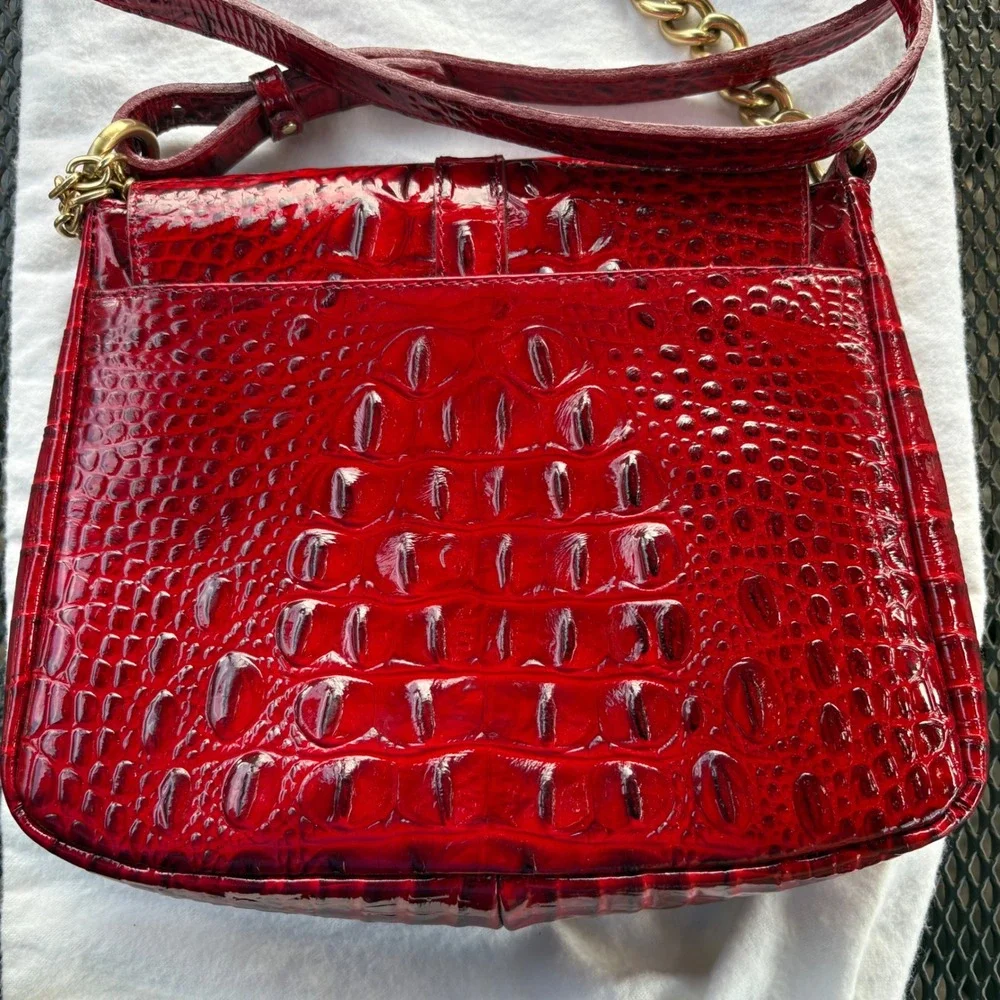 Vtg BRAHMIN Red Croc Embossed Leather Crossbody Bag Magnetic Satchel Gold Charm
